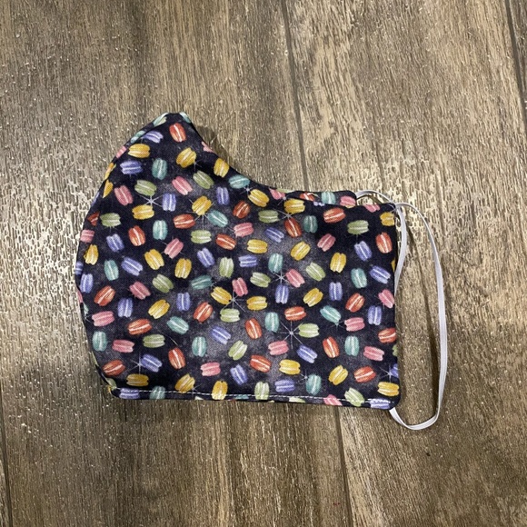 Macaroon face mask - Picture 2 of 2